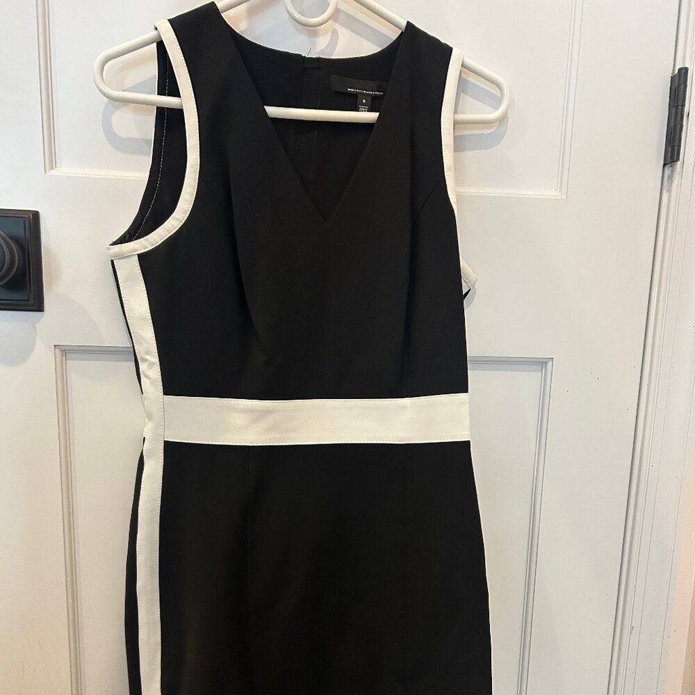 NWOT. White House Black Market Sleeveless V-Neck Colorblock Sheath - Picture 3 of 4